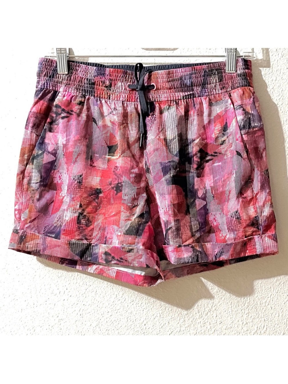NWOT Lululemon Spring Break Away shorts Size-6 - Picture 2 of 10